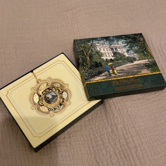 UNITAD STATE CONGRESSIONAL HOLLIDAY ORNAMENTS. 7 FOR ONLY $125 !!! - Picture 9 of 13